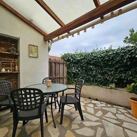 Serena, 2 Les Minimes Neighborhood La Rochelle (Charente-Maritime)